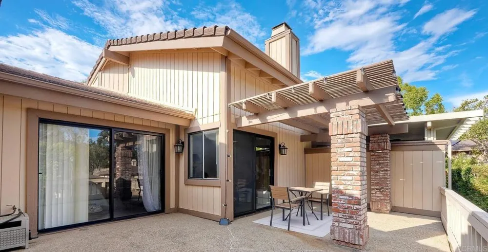 8559 Circle R Valley Lane Escondido, CA 92026