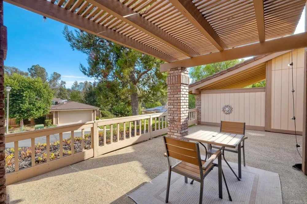 8559 Circle R Valley Lane Escondido, CA 92026