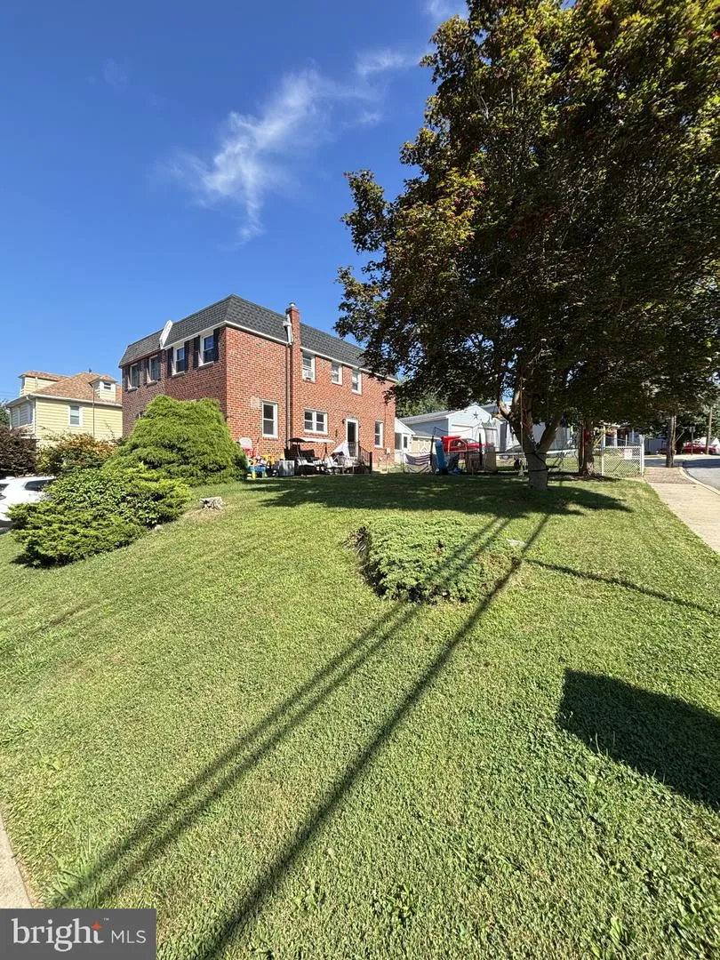 12 E WYNCLIFFE AVENUE Clifton Heights, PA 19018