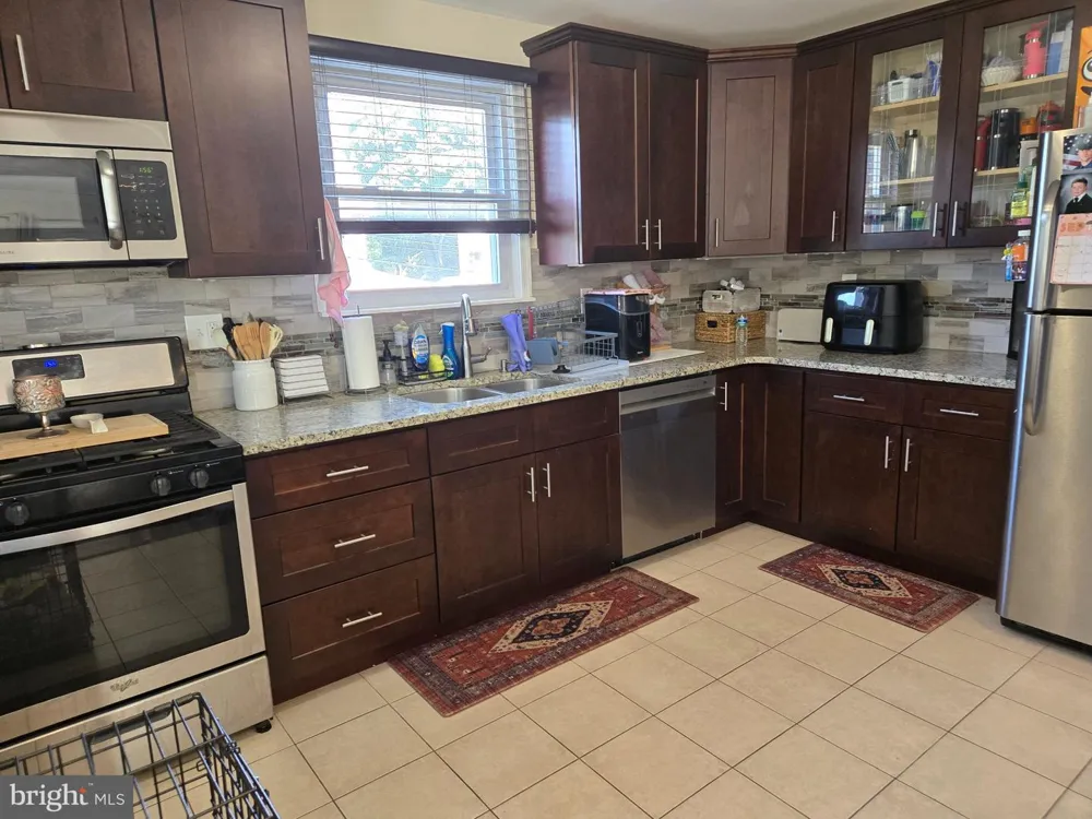 12 E WYNCLIFFE AVENUE Clifton Heights, PA 19018