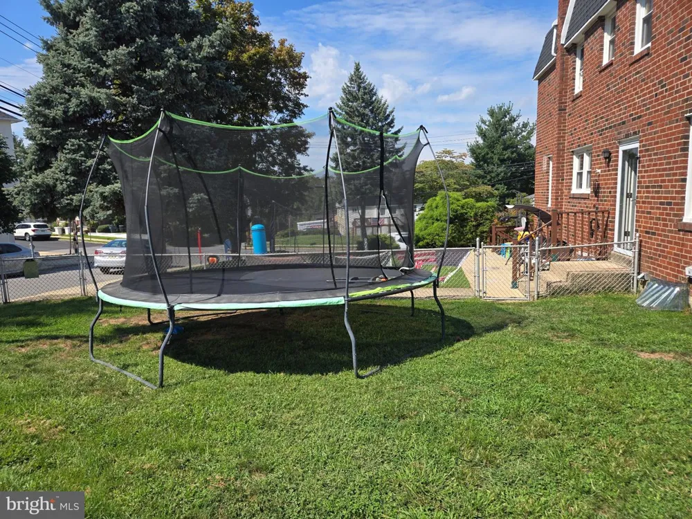 12 E WYNCLIFFE AVENUE Clifton Heights, PA 19018