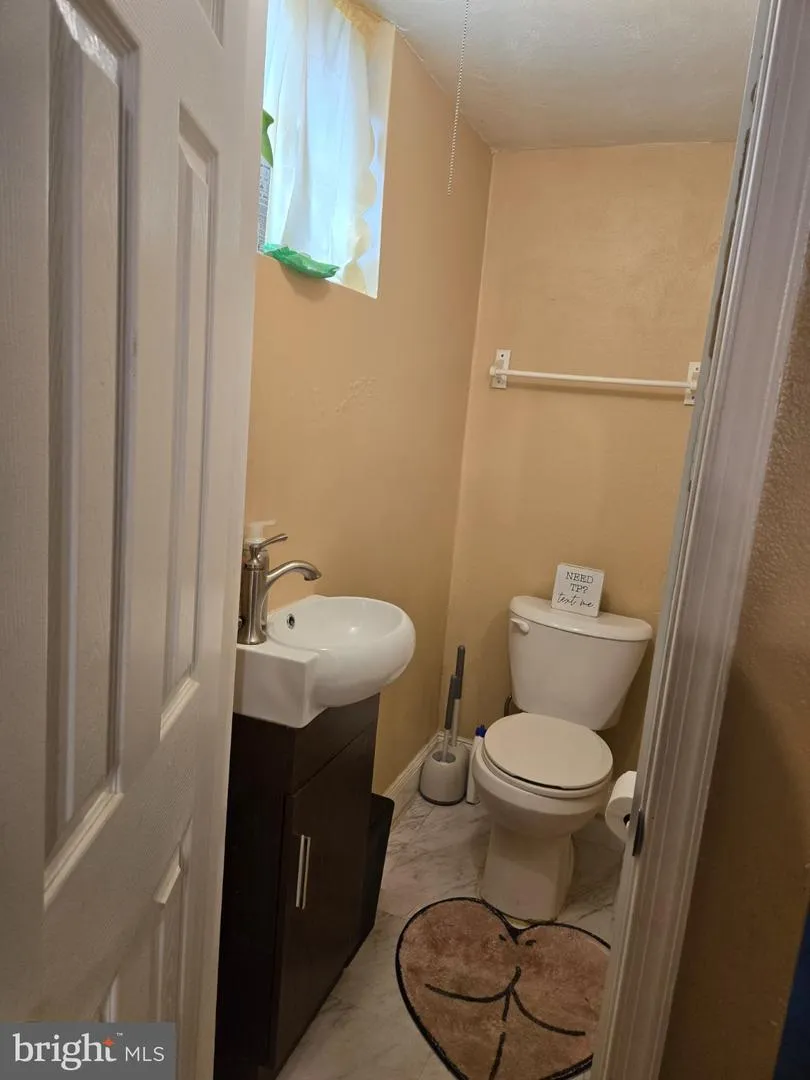 12 E WYNCLIFFE AVENUE Clifton Heights, PA 19018