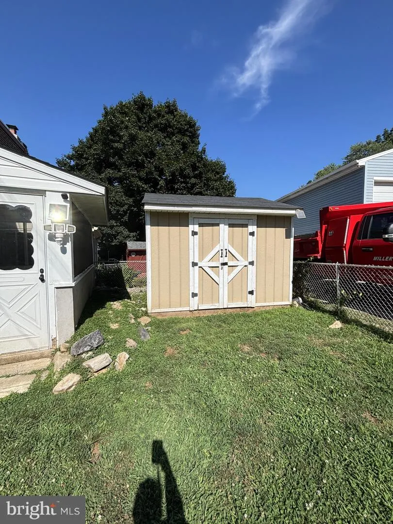 12 E WYNCLIFFE AVENUE Clifton Heights, PA 19018