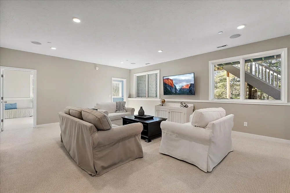 690 Dune Grass Circle Drive Saugatuck, MI 49453