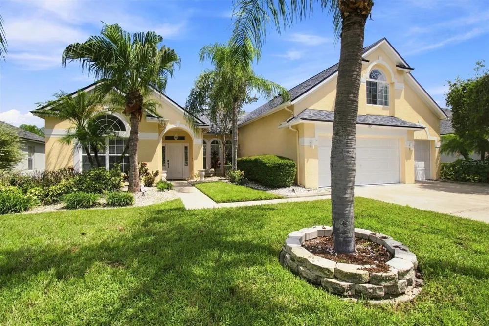 1512 CROOKED STICK DRIVE Valrico, FL 33596