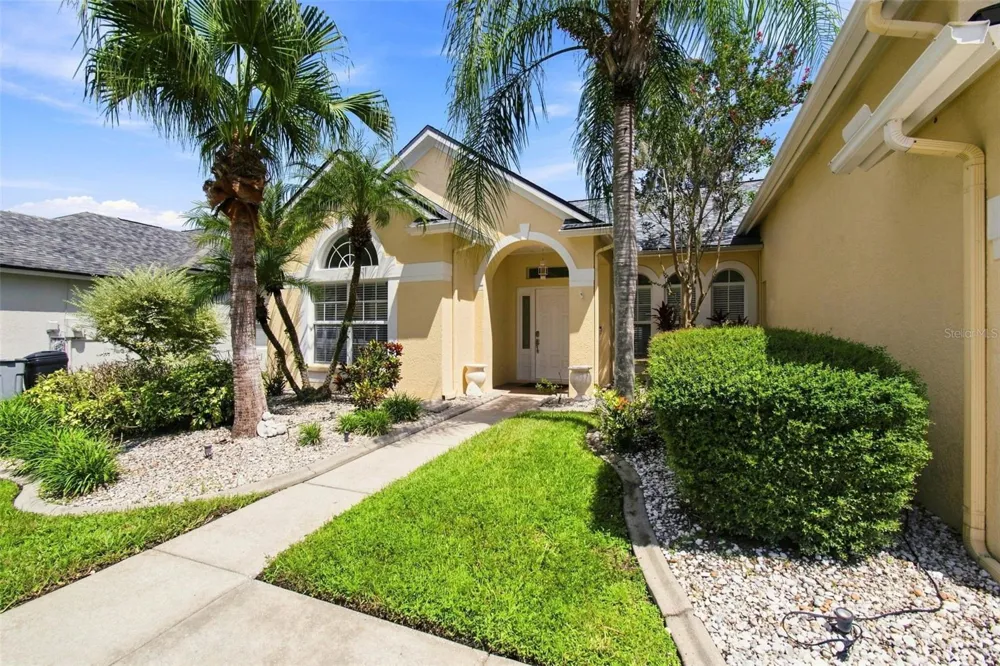 1512 CROOKED STICK DRIVE Valrico, FL 33596