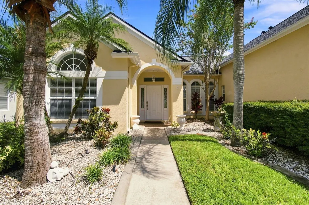 1512 CROOKED STICK DRIVE Valrico, FL 33596