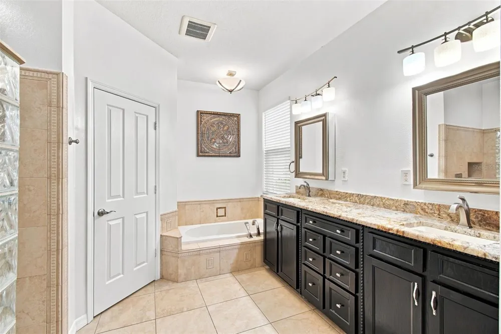 1512 CROOKED STICK DRIVE Valrico, FL 33596