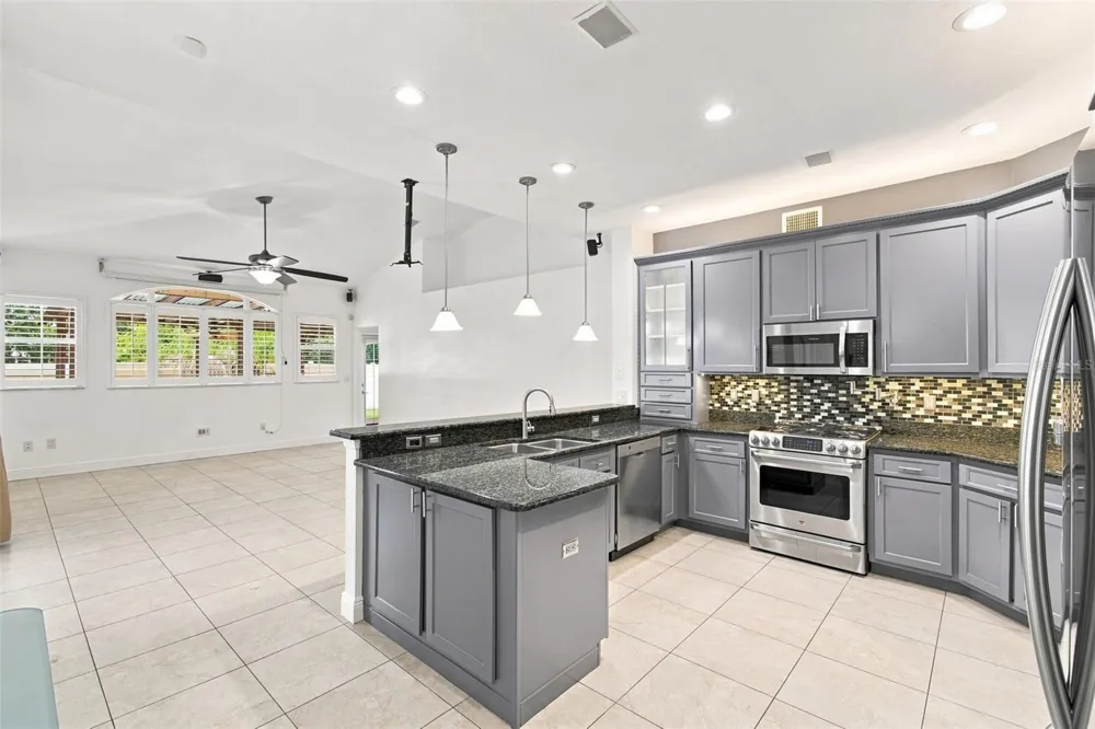 1512 CROOKED STICK DRIVE Valrico, FL 33596