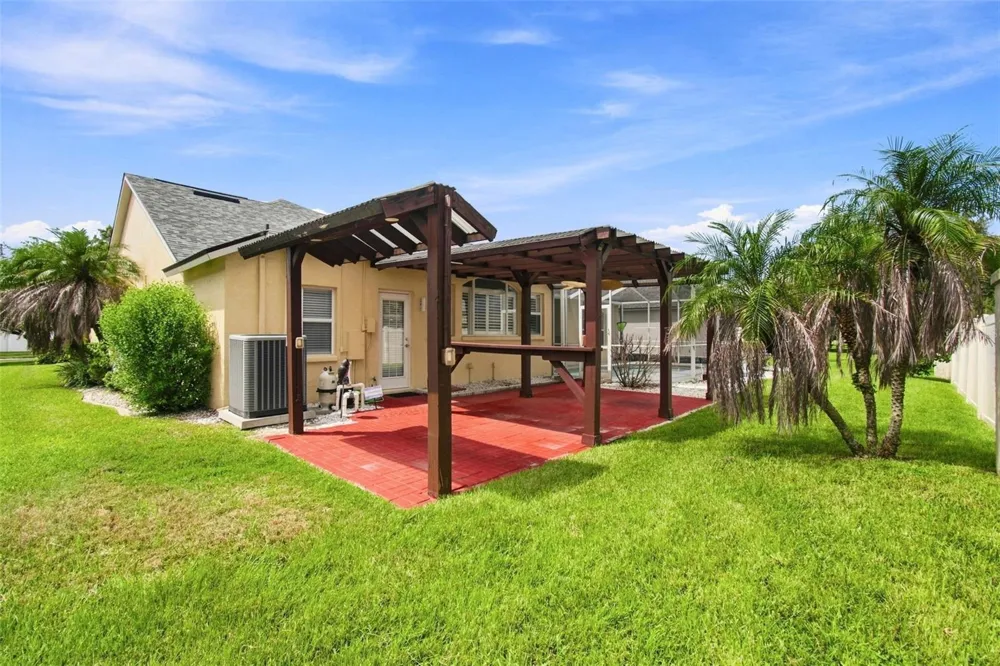 1512 CROOKED STICK DRIVE Valrico, FL 33596