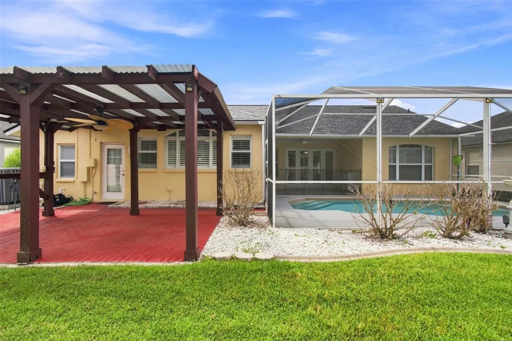 1512 CROOKED STICK DRIVE Valrico, FL 33596