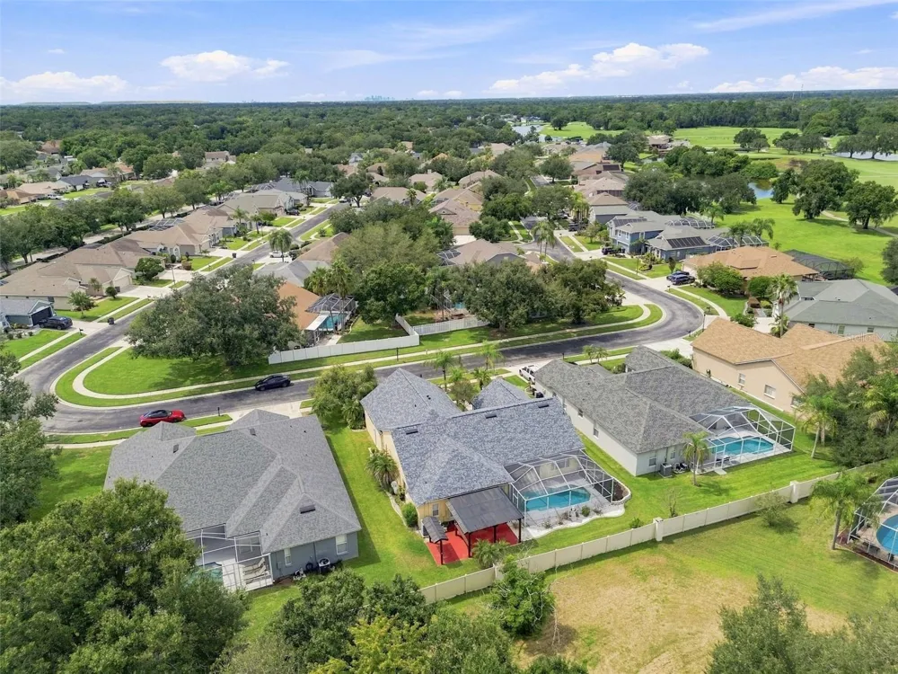 1512 CROOKED STICK DRIVE Valrico, FL 33596