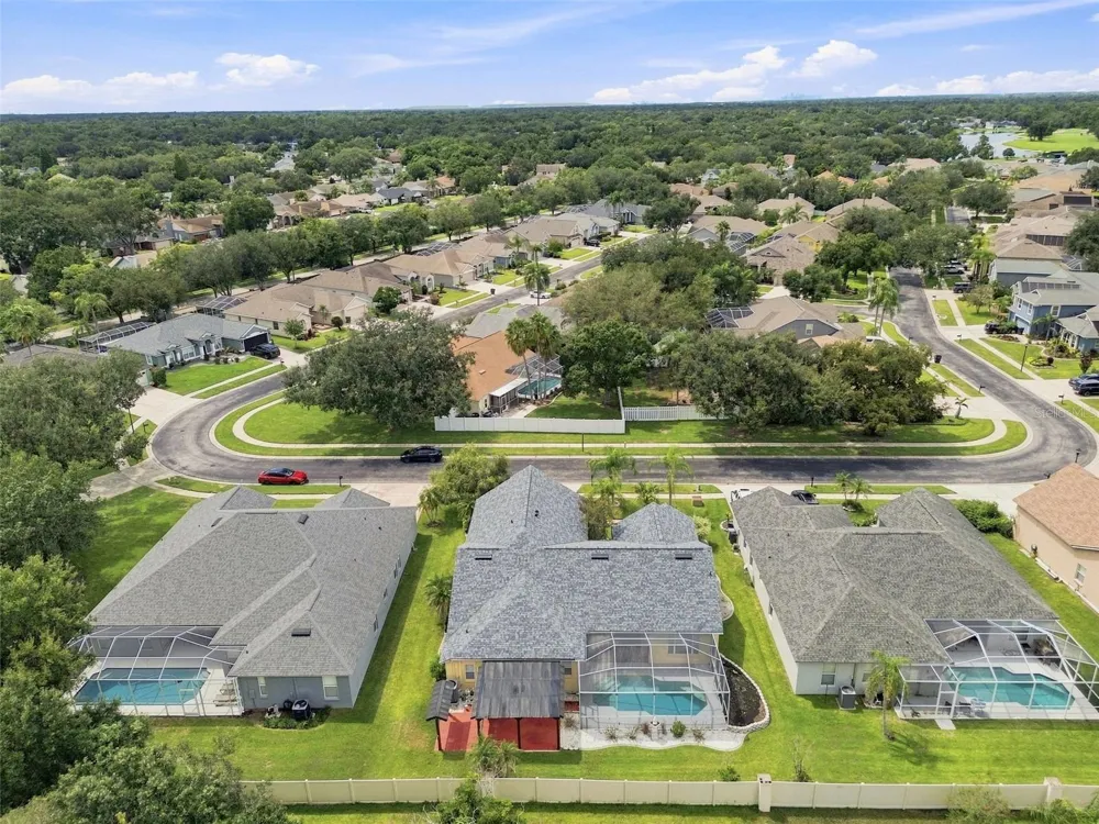 1512 CROOKED STICK DRIVE Valrico, FL 33596