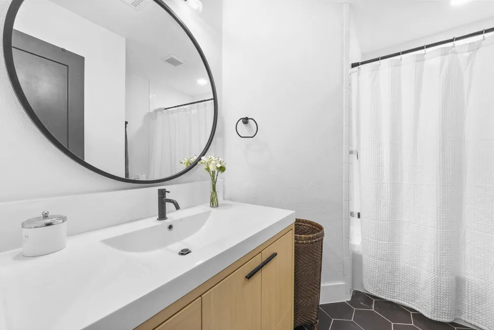 7901 SEMINARY RIDGE DRIVE Austin, TX 78745