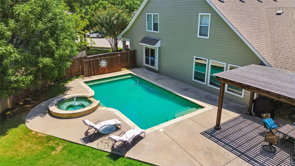 150 Fall Creek Grapevine, TX 76051