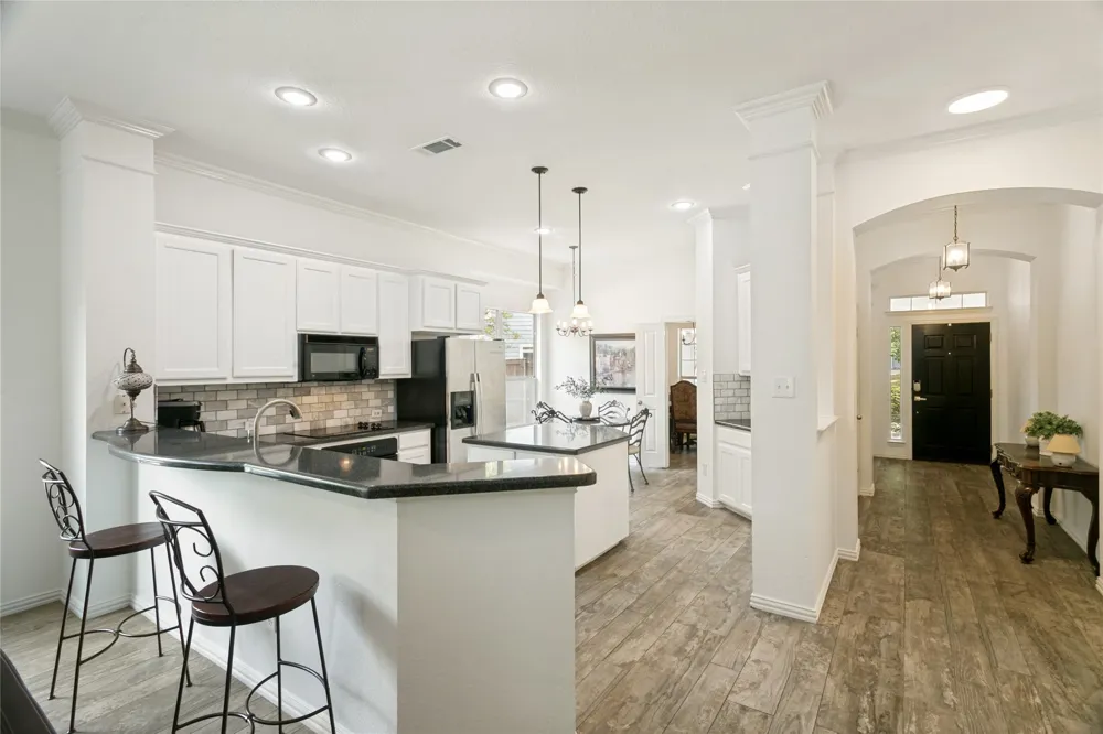 150 Fall Creek Grapevine, TX 76051