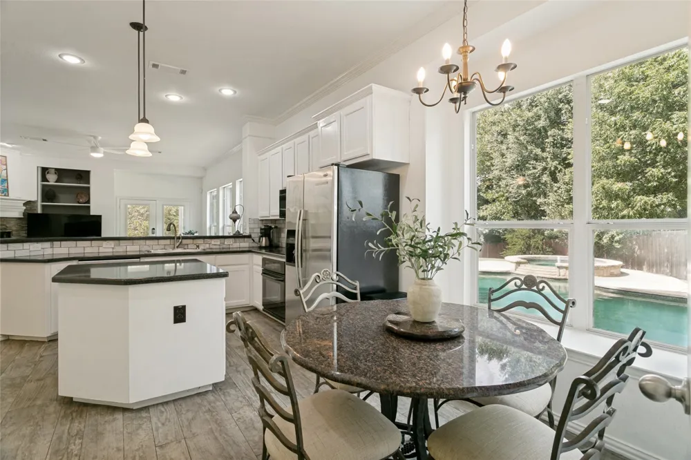 150 Fall Creek Grapevine, TX 76051