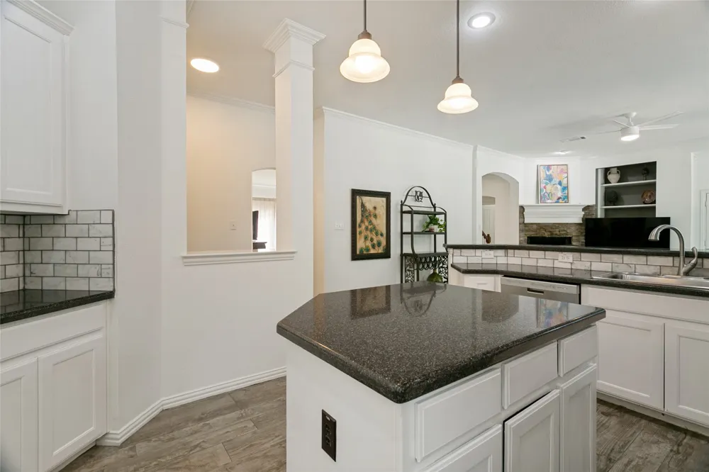 150 Fall Creek Grapevine, TX 76051
