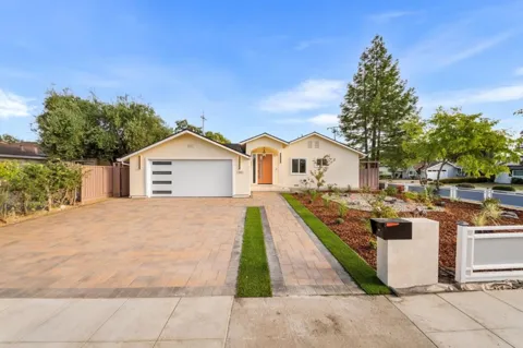 1351 Kintyre Way
