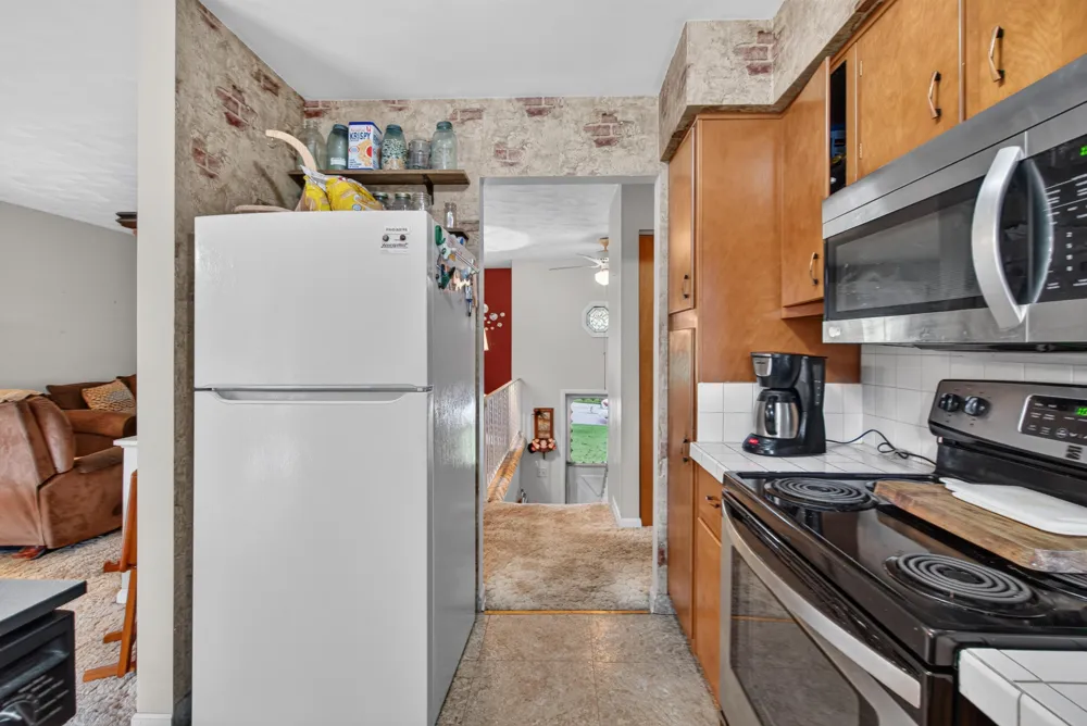 611 Charleston Road Lansing, MI 48917