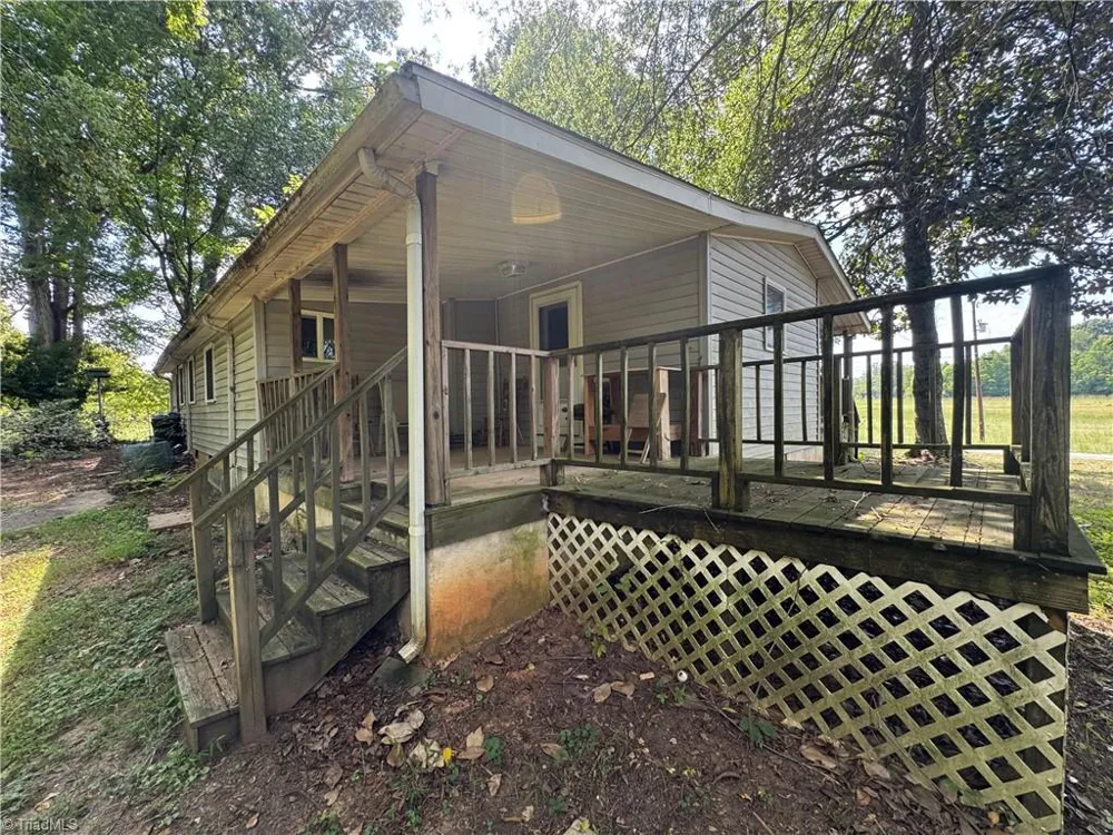 8650 Bull Road Colfax, NC 27235