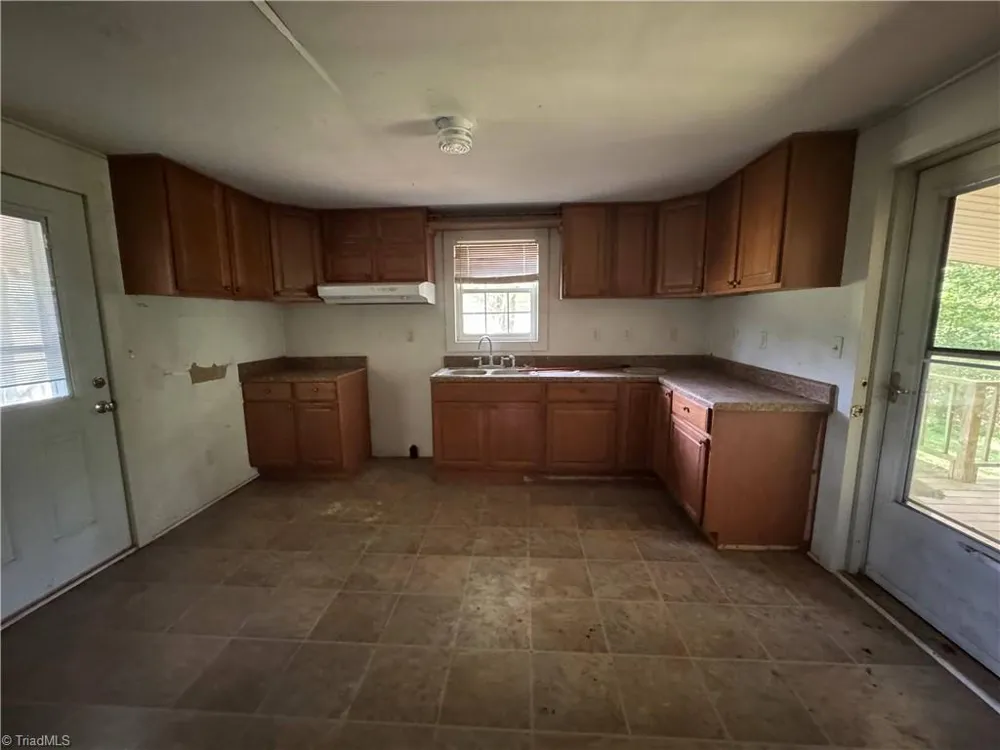 8650 Bull Road Colfax, NC 27235