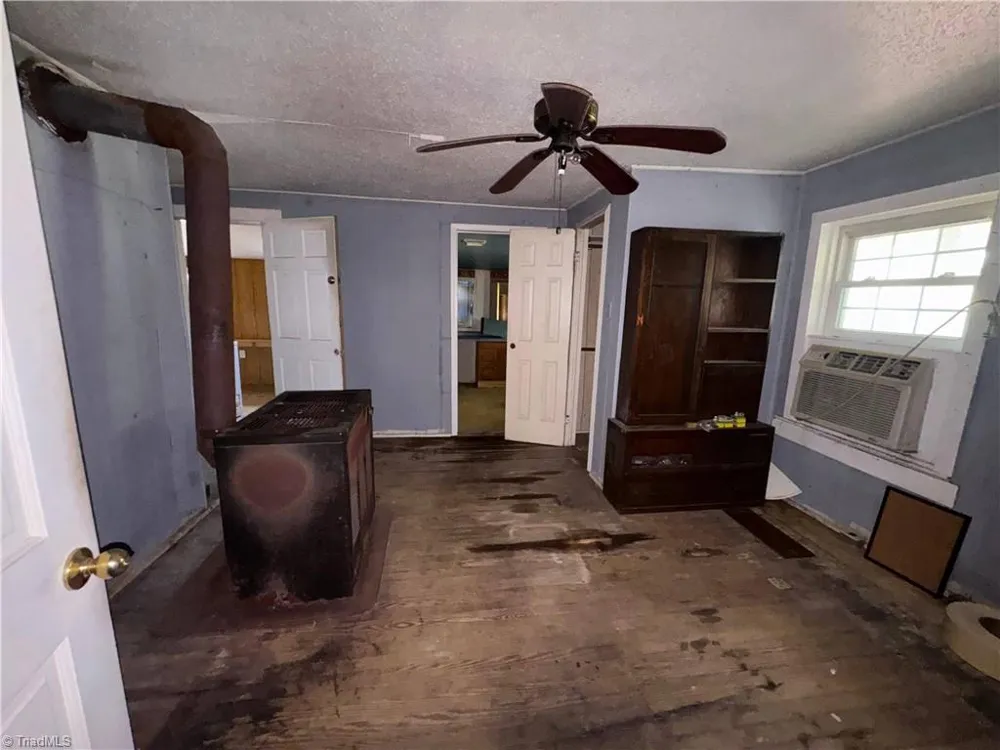 8650 Bull Road Colfax, NC 27235