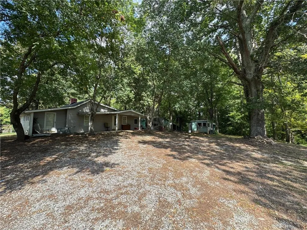 8650 Bull Road Colfax, NC 27235