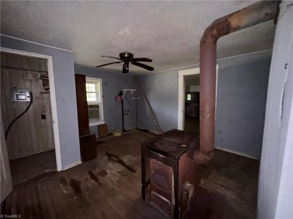 8650 Bull Road Colfax, NC 27235