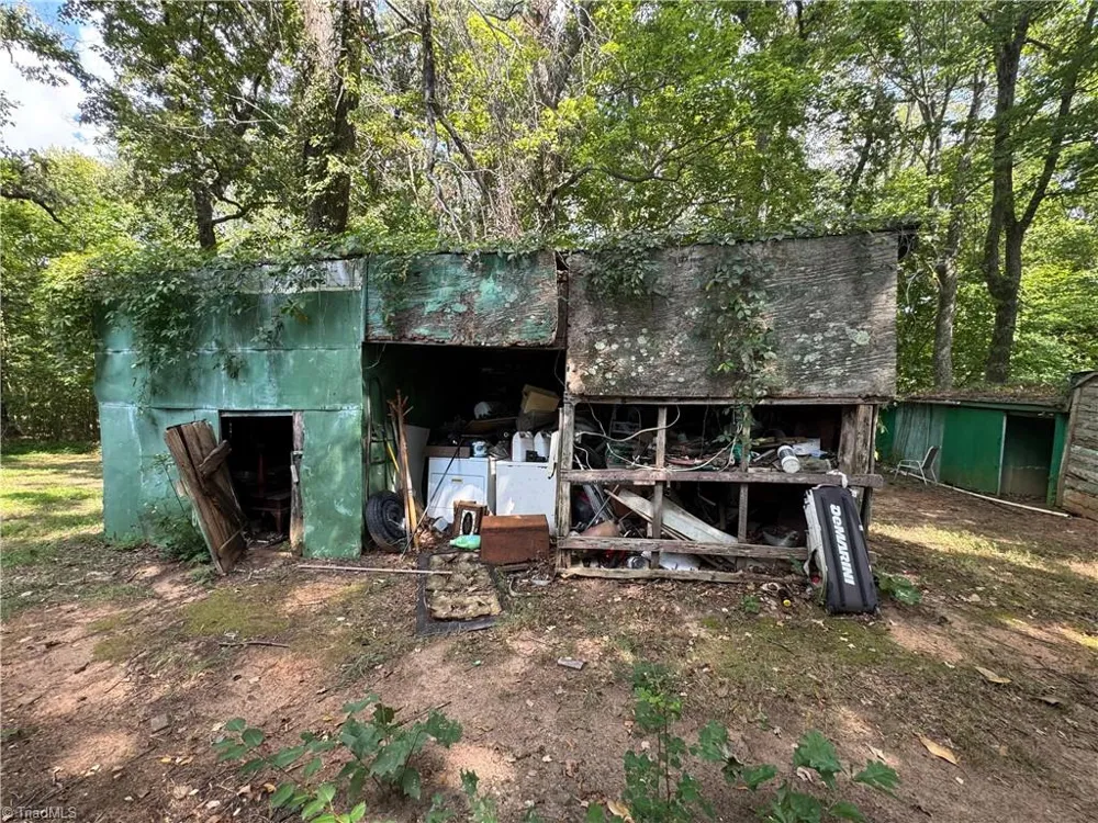 8650 Bull Road Colfax, NC 27235
