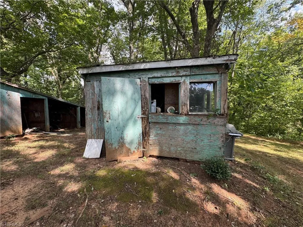 8650 Bull Road Colfax, NC 27235