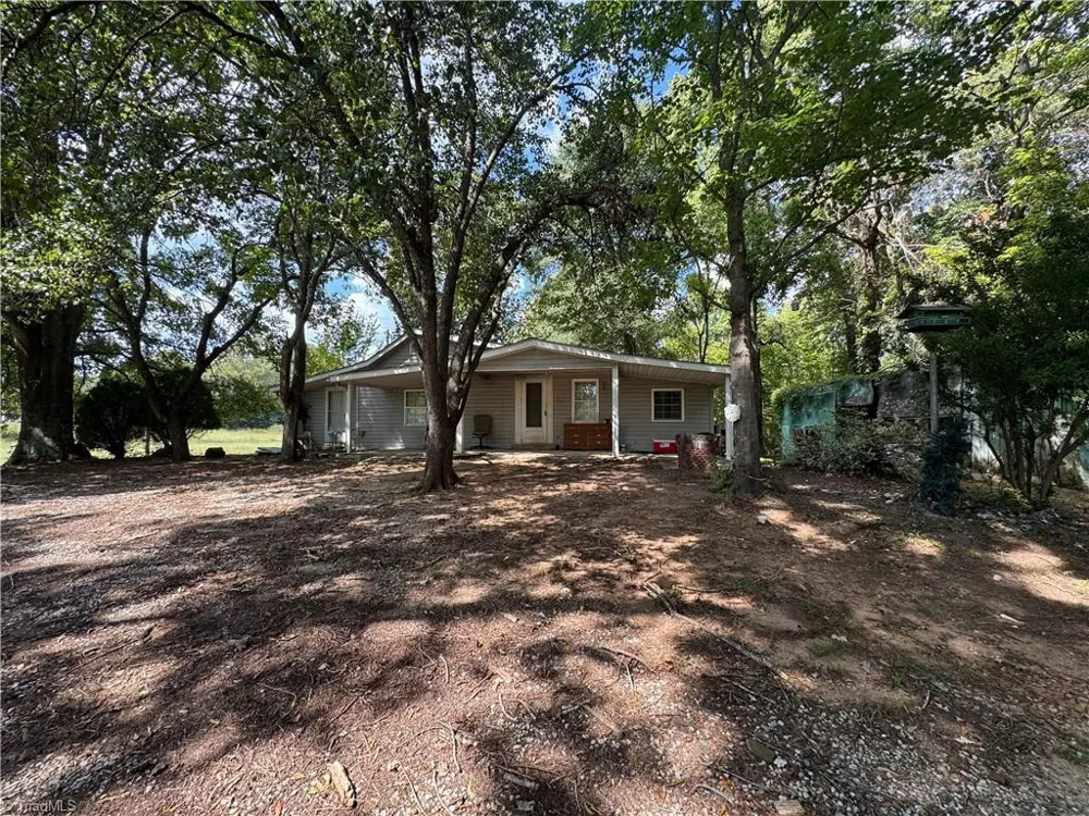 8650 Bull Road Colfax, NC 27235