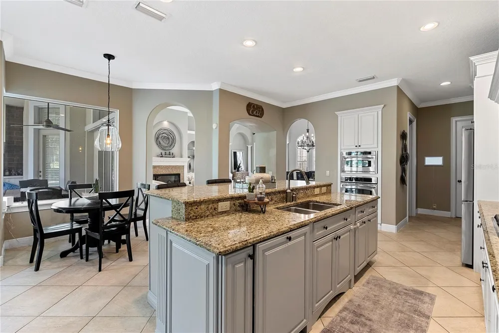 9626 HATTON CIRCLE Orlando, FL 32832