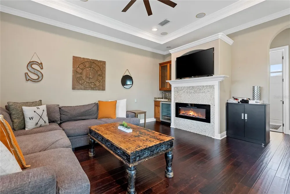 9626 HATTON CIRCLE Orlando, FL 32832