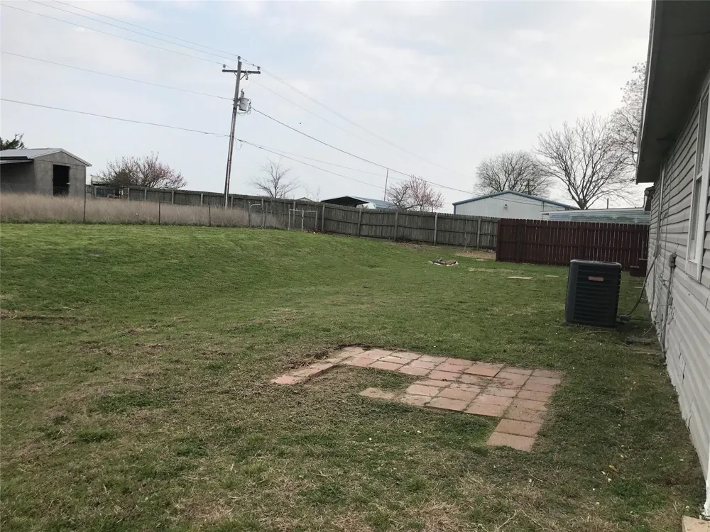 303 Raymond Street Farmersville, TX 75442