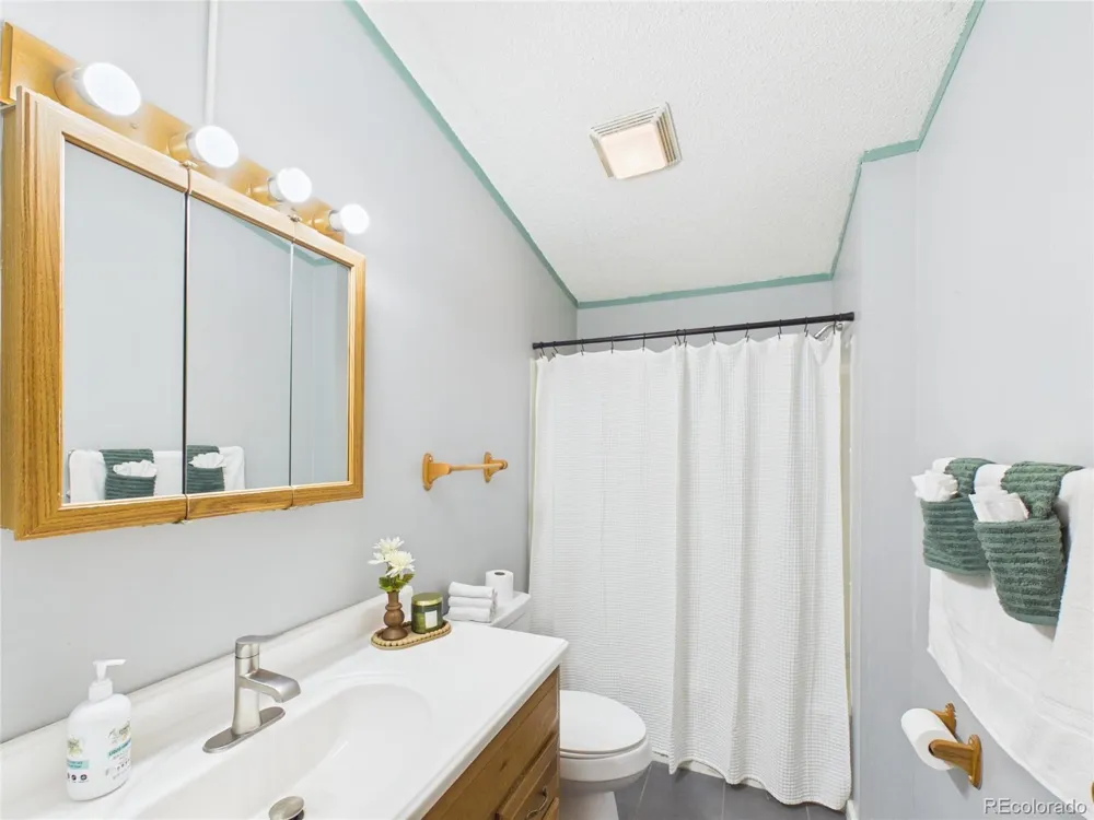 1801 W 92nd Avenue Denver, CO 80260