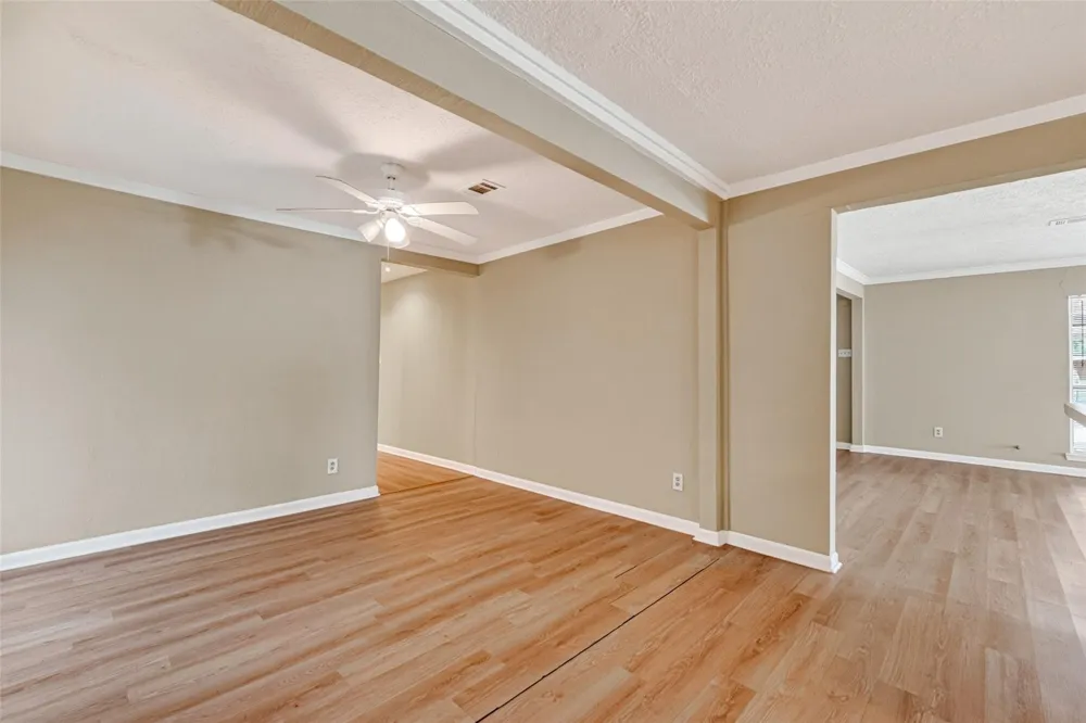 1504 Lawrence Avenue Pasadena, TX 77506