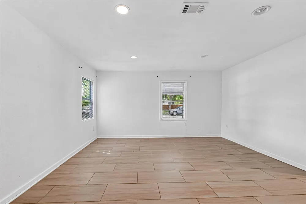 1504 Lawrence Avenue Pasadena, TX 77506