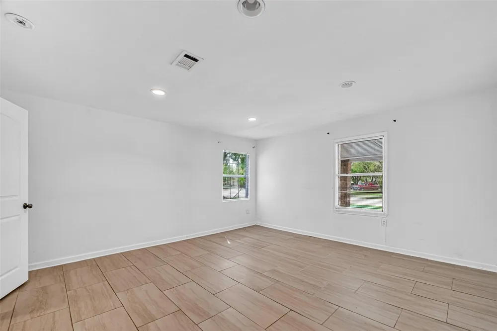 1504 Lawrence Avenue Pasadena, TX 77506