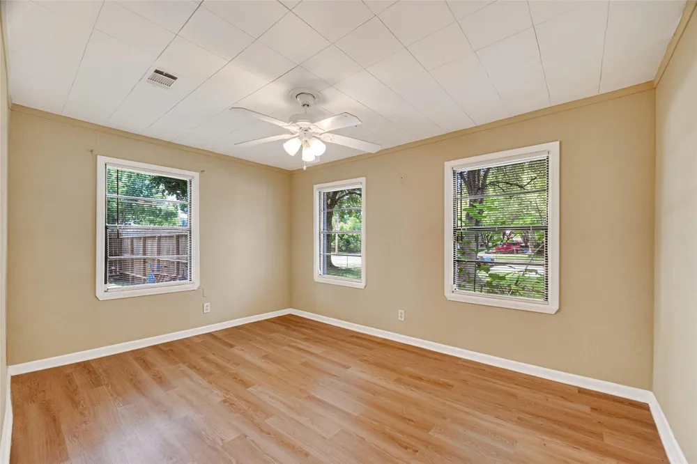 1504 Lawrence Avenue Pasadena, TX 77506