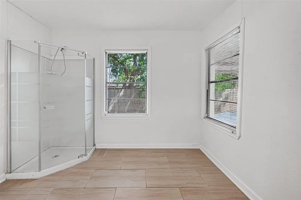 1504 Lawrence Avenue Pasadena, TX 77506