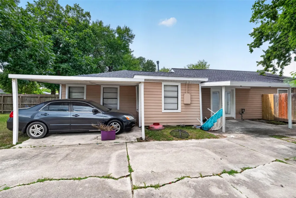 1504 Lawrence Avenue Pasadena, TX 77506