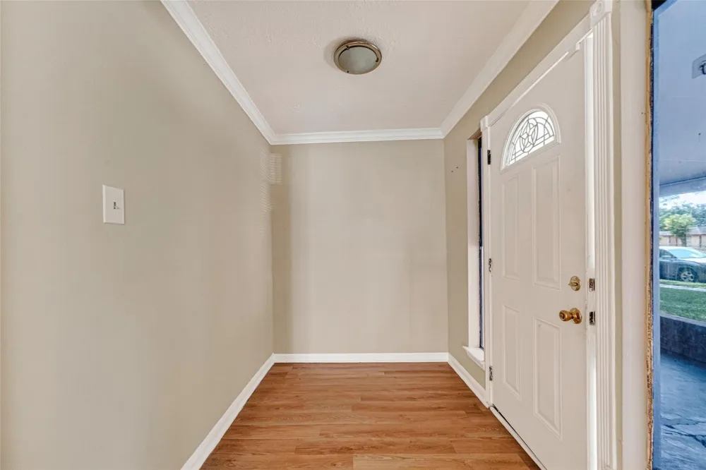 1504 Lawrence Avenue Pasadena, TX 77506