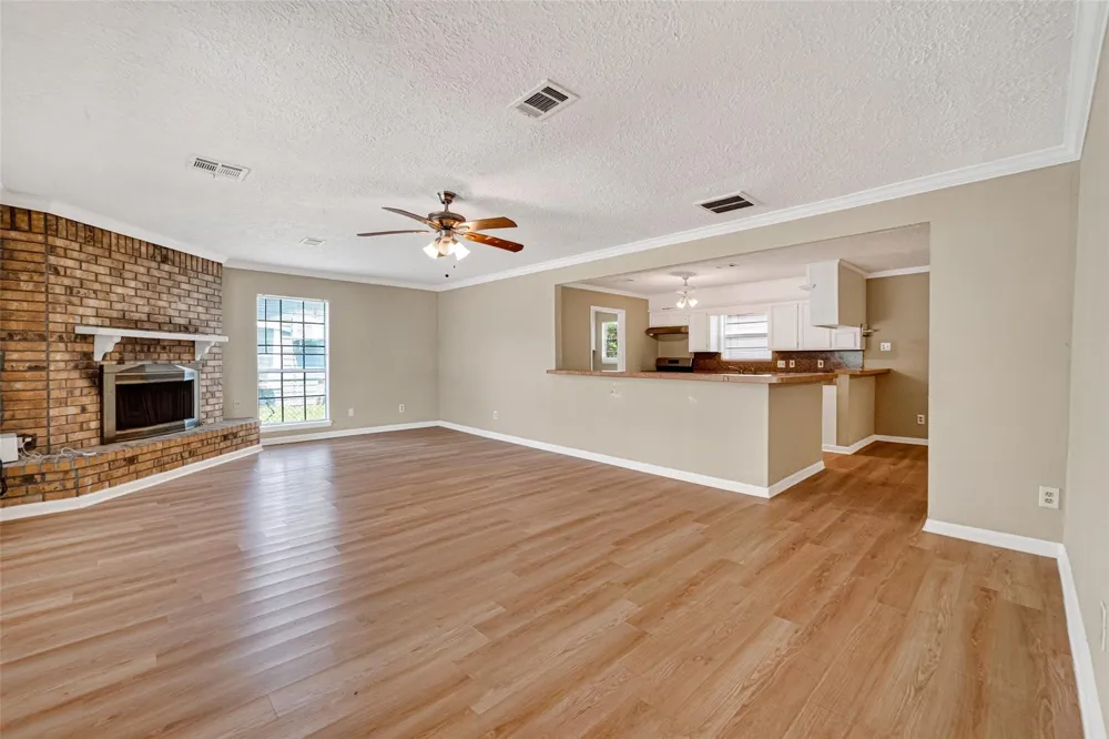1504 Lawrence Avenue Pasadena, TX 77506