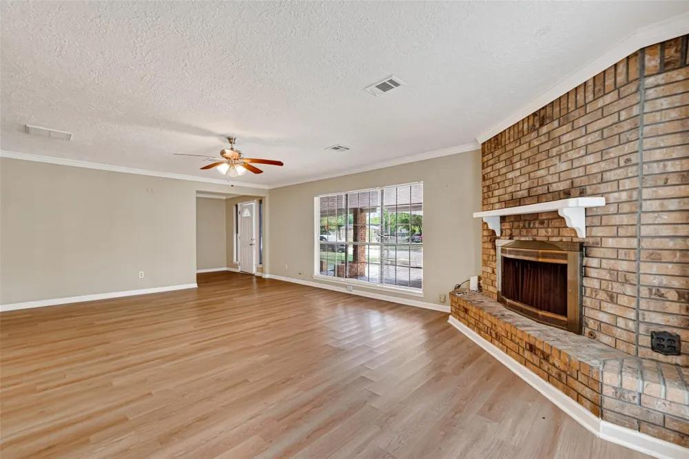 1504 Lawrence Avenue Pasadena, TX 77506