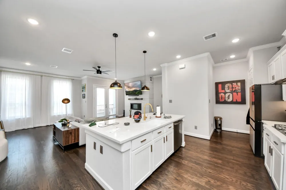 4007 Centre Meadow Way Houston, TX 77043
