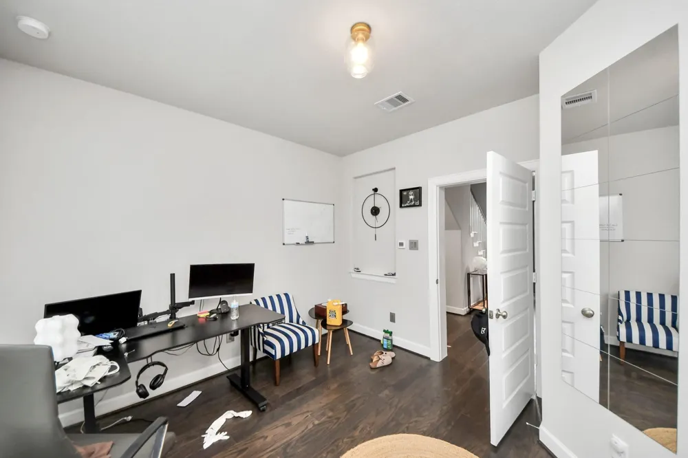 4007 Centre Meadow Way Houston, TX 77043
