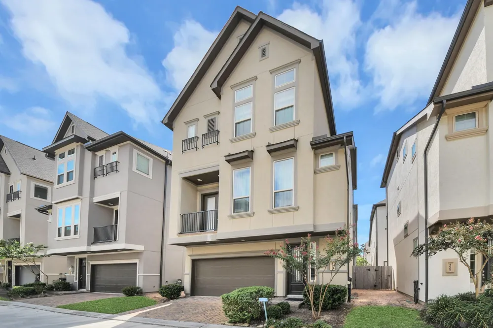 4007 Centre Meadow Way Houston, TX 77043