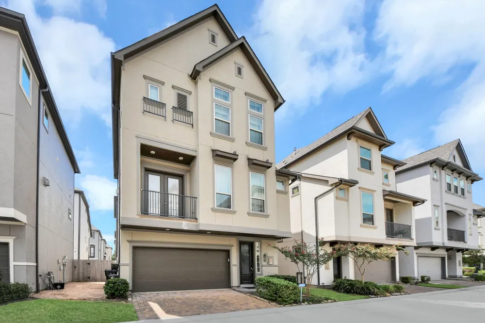 4007 Centre Meadow Way Houston, TX 77043