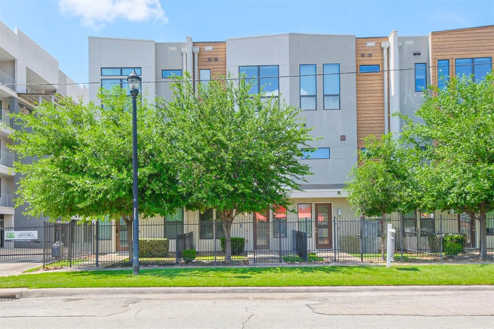 2401 Crawford Street #C1B Houston, TX 77004